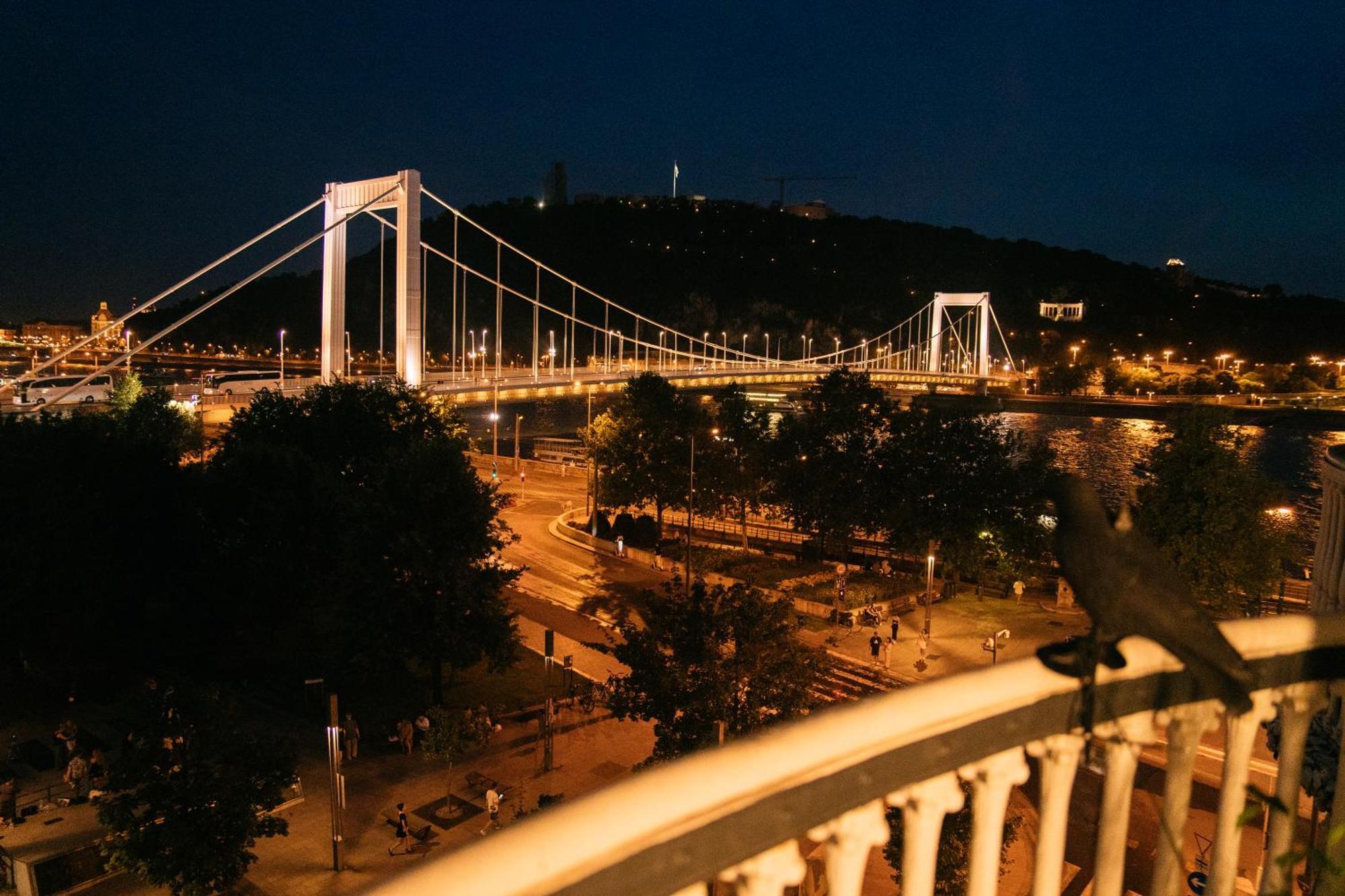 Budapest Riverfront Suite Exterior foto