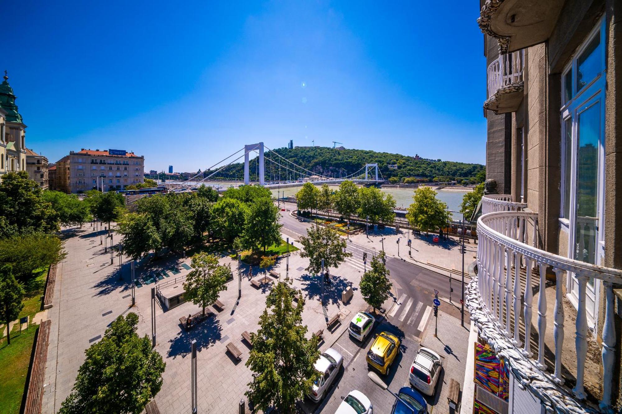 Budapest Riverfront Suite Exterior foto